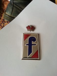 Pininfarina "f with crown" Nash Healey side emblem